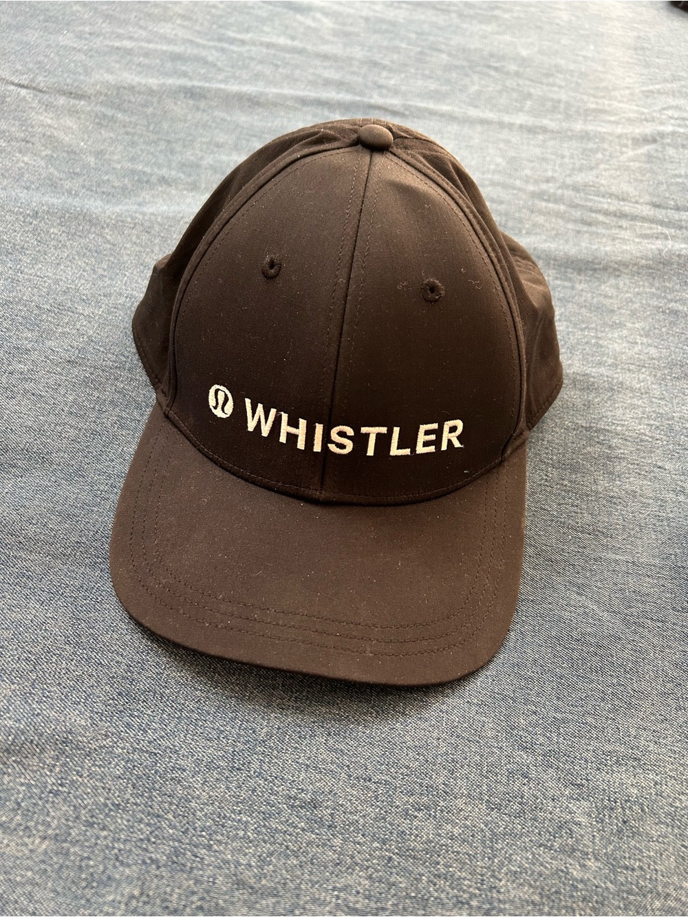 Lululemon WHISTLER baseball hat. Great condition. Unisex. ⛷️🏂🇨🇦